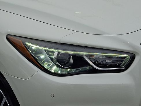 Used 2019 INFINITI QX60 Luxe w/ Essential Package image 9