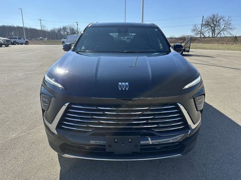 Used 2025 Buick Enclave Preferred image 12