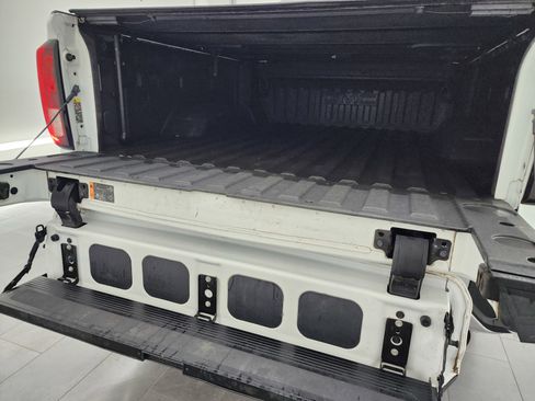 Used 2022 GMC Sierra 2500 SLE w/ SLE Value Package; image 29