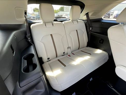 Used 2024 MAZDA CX-90 3.3 Turbo S w/ Premium Package image 37