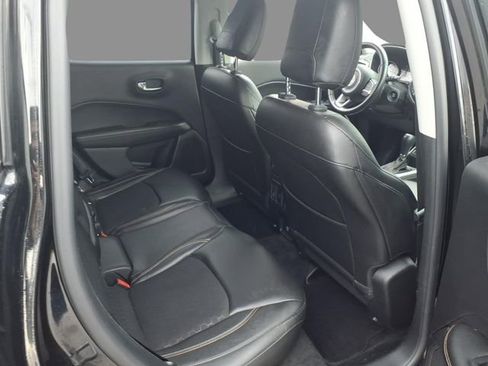 Used 2018 Jeep Compass Latitude image 11