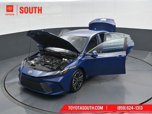 Used 2025 Toyota Camry XLE image 53