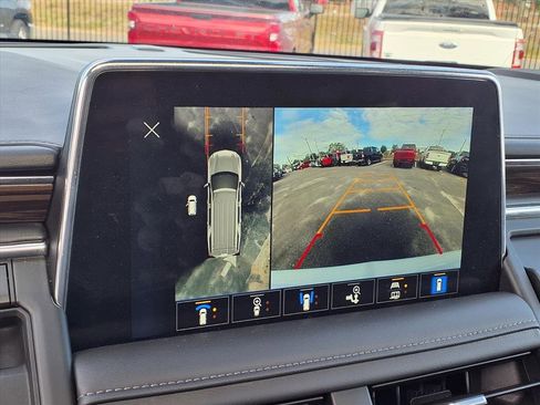 Used 2023 Chevrolet Suburban LT image 27