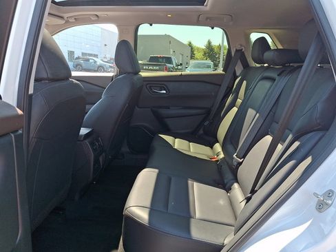 Certified 2023 Nissan Rogue SV w/ SV Premium B Package AWD/4WD image 10