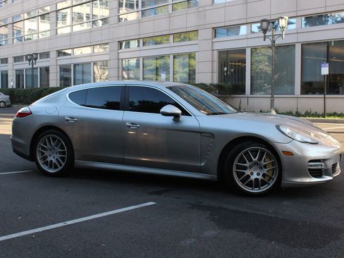 Used 2010 Porsche Panamera Turbo AWD/4WD image 2