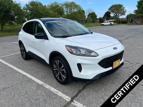 Used 2022 Ford Escape SE w/ SE Sport Appearance Package AWD/4WD image 1