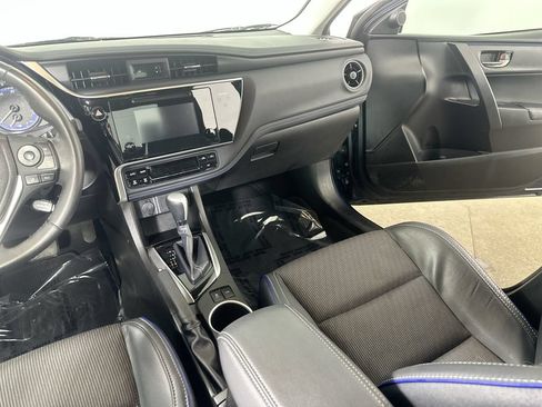 Used 2017 Toyota Corolla SE FWD image 18