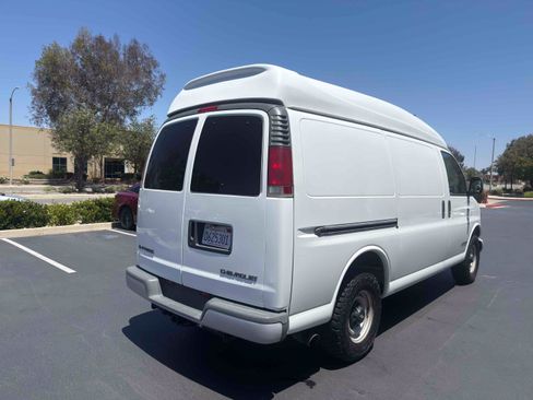 Used 2001 Chevrolet Express 3500 w/ Convenience Pkg 1 RWD image 10