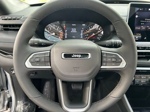 New 2025 Jeep Compass Limited w/ Sun & Sound Group image 19
