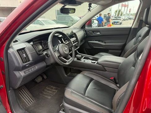 Used 2023 Nissan Pathfinder SL AWD/4WD image 25