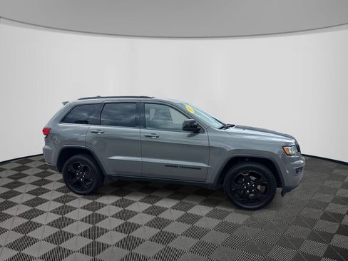 Certified 2020 Jeep Grand Cherokee Laredo AWD/4WD image 6