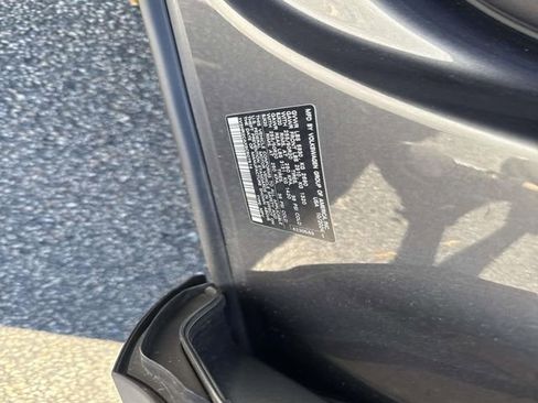 Used 2025 Volkswagen Atlas SE image 38