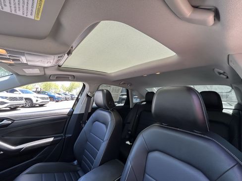 Certified 2024 Volkswagen Jetta SE FWD image 20