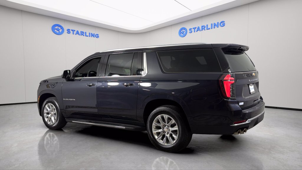 Used 2025 Chevrolet Suburban Premier RWD image 4