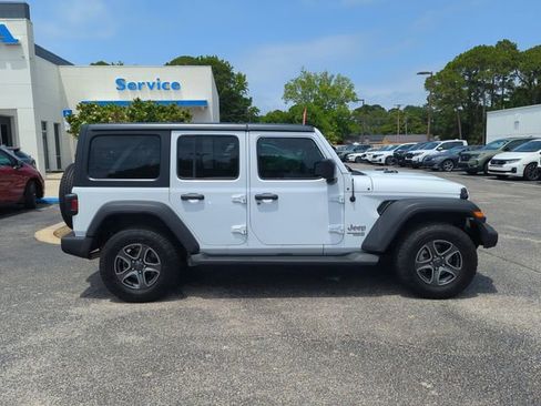 Used 2018 Jeep Wrangler Unlimited Sport S AWD/4WD image 3