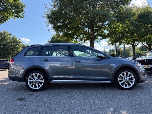 Used 2018 Volkswagen Golf Alltrack AWD/4WD image 11