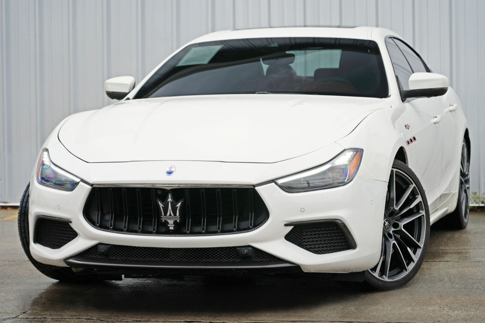 Used 2021 Maserati Ghibli Trofeo RWD image 3