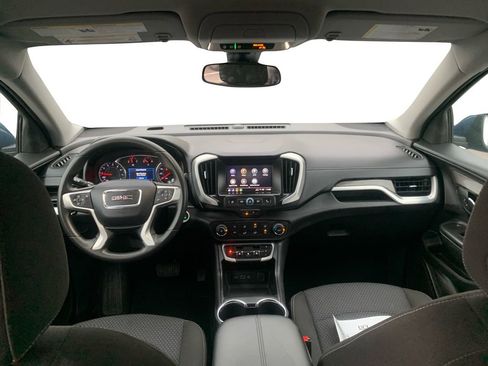 Used 2024 GMC Terrain SLE image 15