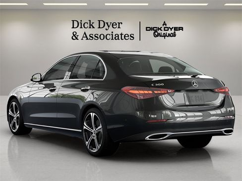 Used 2025 Mercedes-Benz C 300 Sedan image 17