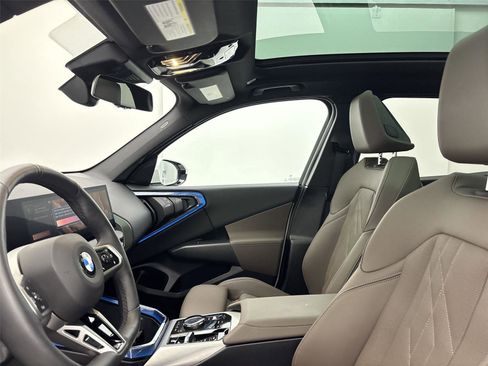 Used 2025 BMW X3 xDrive30i w/ Premium Package image 24