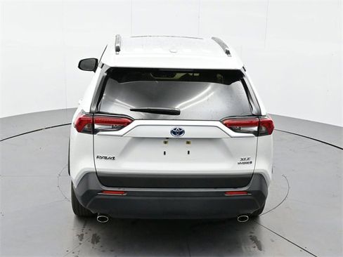 Used 2023 Toyota RAV4 XLE Premium image 40