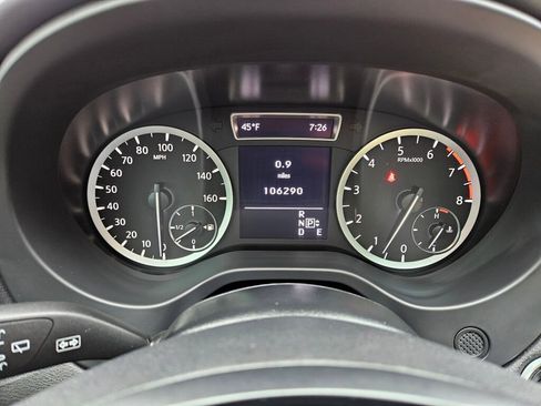 Used 2017 INFINITI QX30 Premium w/ Cargo Package image 3