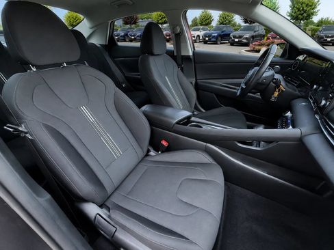 Used 2021 Hyundai Elantra SEL w/ Convenience Package FWD image 15