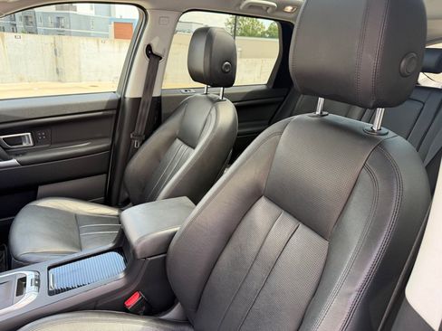 Used 2018 Land Rover Discovery Sport HSE AWD/4WD image 16