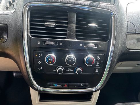 Used 2013 Dodge Grand Caravan SE FWD image 13