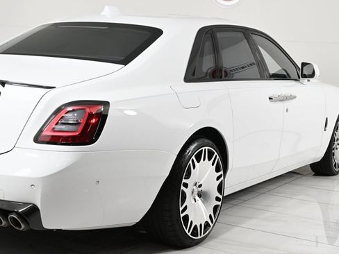 Used 2023 Rolls-Royce Ghost Black Badge w/ Black Badge Ghost Package image 87