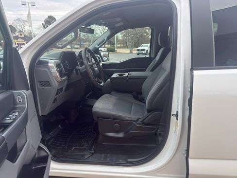 Used 2021 Ford F150 XLT image 11