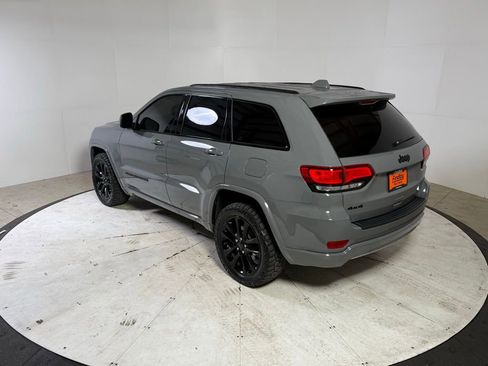 Used 2020 Jeep Grand Cherokee Altitude image 5
