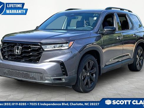 Used 2025 Honda Pilot Black Edition image 3