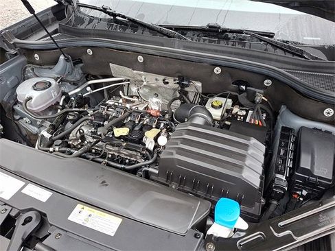 Used 2024 Volkswagen Atlas Cross Sport SE w/ Panoramic Sunroof Package image 27