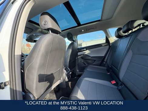 Certified 2023 Volkswagen Taos SE w/ Panoramic Sunroof Package AWD/4WD image 11