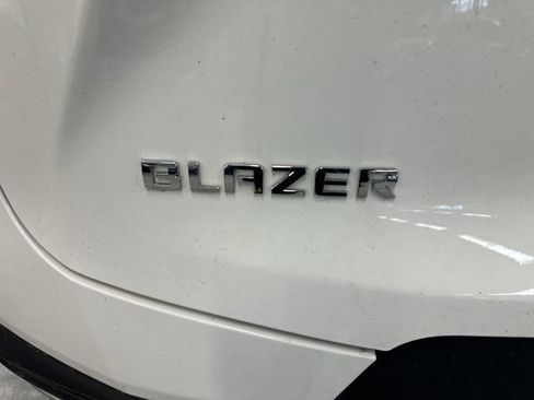 Used 2024 Chevrolet Blazer LT w/ Convenience Package FWD image 6