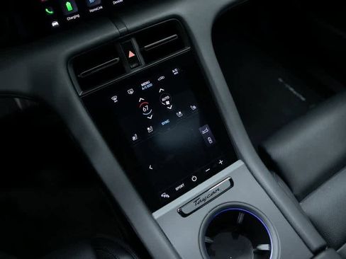 Certified 2022 Porsche Taycan 4 Cross Turismo image 15