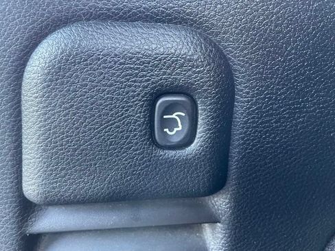 Used 2020 Jeep Grand Cherokee Altitude AWD/4WD image 31