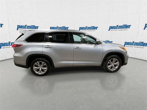 Used 2015 Toyota Highlander XLE image 13