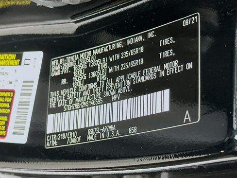 Used 2021 Toyota Highlander XLE AWD/4WD image 12