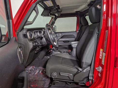 Used 2019 Jeep Wrangler Unlimited Sahara AWD/4WD image 13