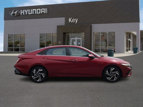 Certified 2024 Hyundai Elantra SEL w/ Convenience Package FWD image 3
