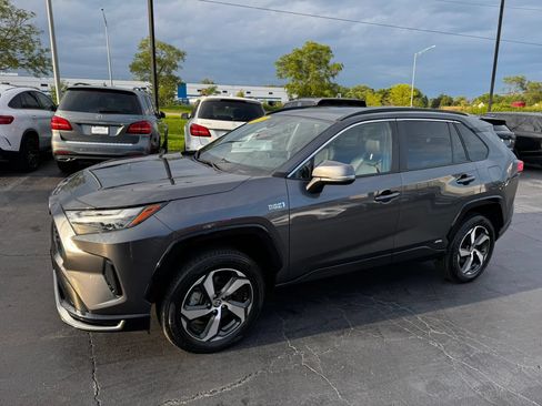 Used 2023 Toyota RAV4 SE AWD/4WD image 2