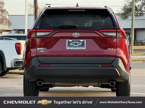Used 2023 Toyota RAV4 XLE image 7