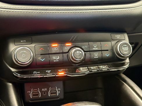 Used 2022 Dodge Durango SXT RWD image 10