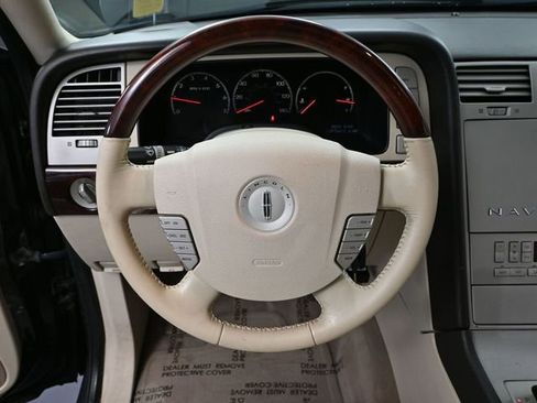 Used 2003 Lincoln Navigator Luxury image 25