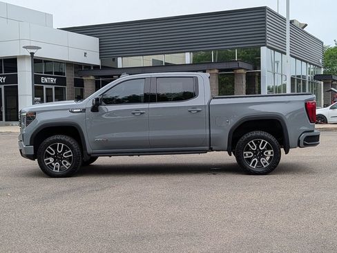 Used 2024 GMC Sierra 1500 AT4 w/ Technology Package AWD/4WD image 6
