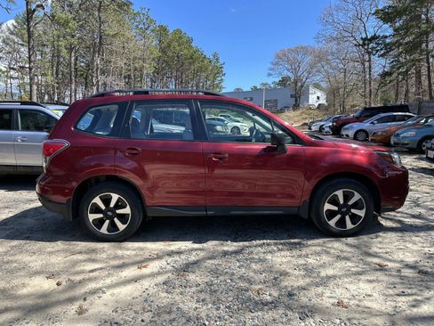 Used 2017 Subaru Forester 2.5i w/ Alloy Wheel Package AWD/4WD image 2