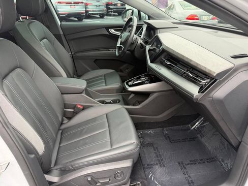 Used 2022 Audi Q4 e-tron Premium Plus w/ Premium Plus AWD/4WD image 31