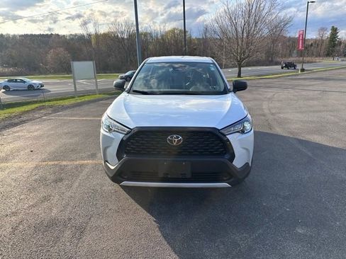 Used 2023 Toyota Corolla Cross L image 8
